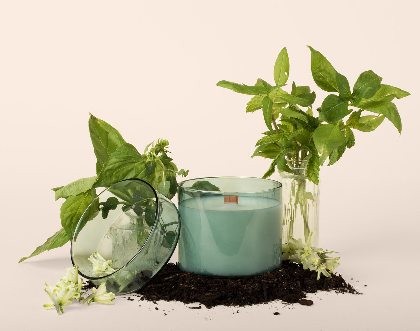 'Vert du Terre' - Fresh, Earthy, Herbaceous - Wood Wick Candle in Modern Glass Jar